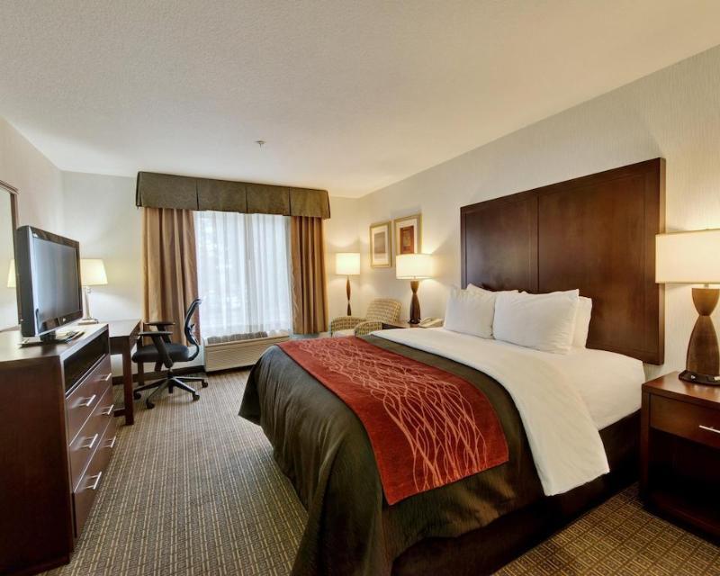 Comfort Inn & Suites-Portland Airport Екстер'єр фото