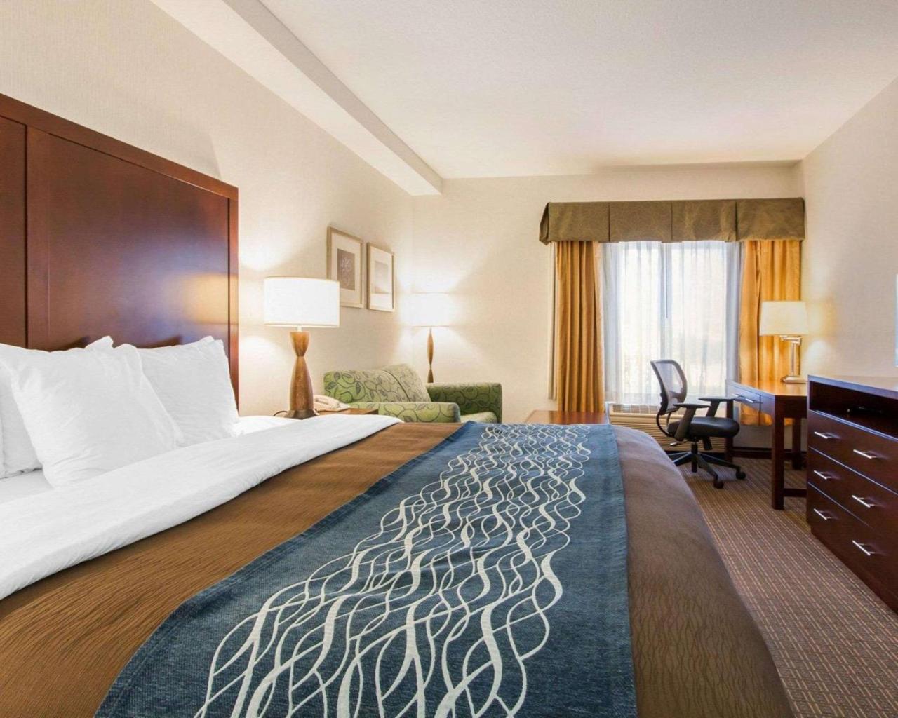 Comfort Inn & Suites-Portland Airport Екстер'єр фото