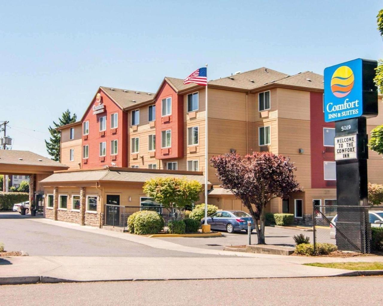 Comfort Inn & Suites-Portland Airport Екстер'єр фото